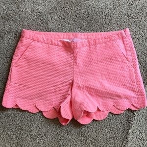 Lilly Pulitzer Scallop Shorts, Women’s size 6, coral pink